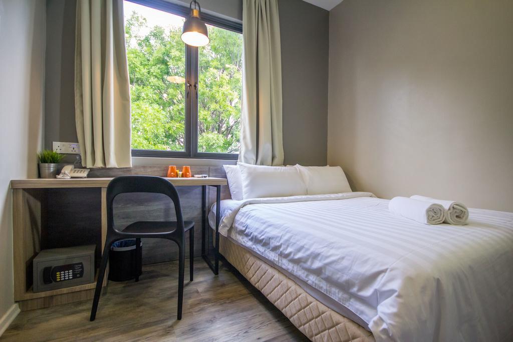 Chariton Hotel Alma Букит-Мертаджам Экстерьер фото