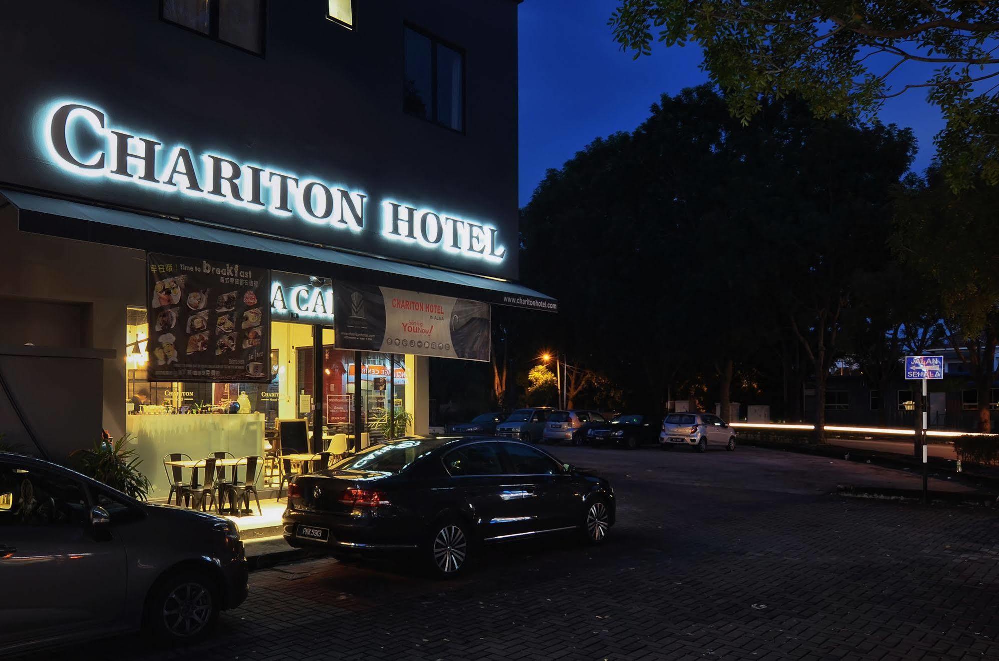 Chariton Hotel Alma Букит-Мертаджам Экстерьер фото